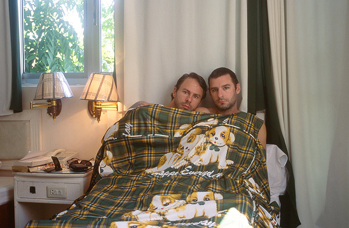 Hotel Room Portraits: Em 2005, eles dividiram uma cama de solteiro no Vietnã