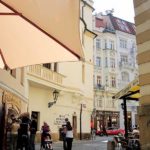 Rua em que almocei em Praga, na República Tcheca