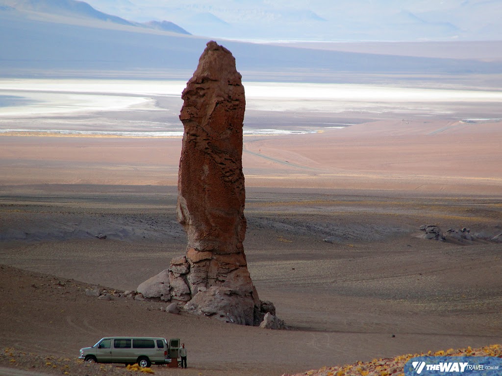 Van da Ayllu Expediciones, de San Pedro de Atacama, nos esperando pro café-da-manhã na visita ao Salar de Tara