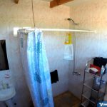 Hostel em San Pedro de Atacama: o banheiro do Hostel Campo Base já tem shampoo e condicionador