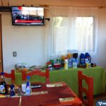 Hostel em San Pedro de Atacama: na TV, notícias sobre o terremoto