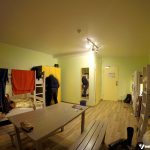 Hostel em Munique: O dormitório de 6 camas que eu fiquei hospedado (e meu pai curtindo o WiFi lá jogado)