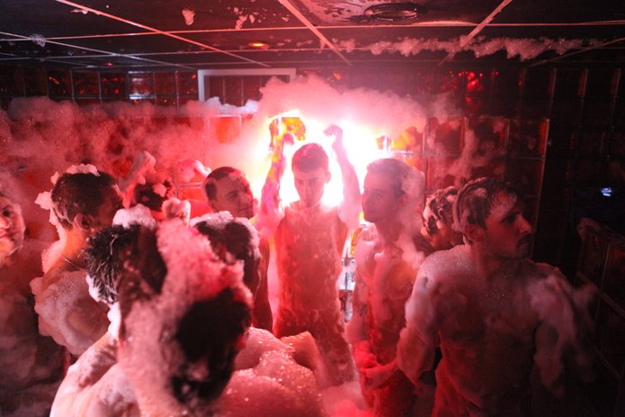 Guia gay de Londres: Sauna Gay Sweatbox Soho - Foto: Yelp