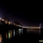 A vista do Botel Marina à noite, de um lado o Castelo de Bratislava e do outro a Ponte Nova UFO
