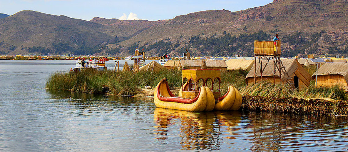 Ilhas flutuantes de Uros e uma noite no Titicaca | Mochilão Peru #18