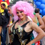 Drag posando na Parada LGBT São Paulo 2017