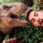 Halloween nos EUA: Átila sendo comido no Jurassic Park, mas por um dinossauro :) - Foto: Viaje com Orgulho