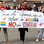 Faixas e protestos eram constantes na Marcha LGBT Bogotá