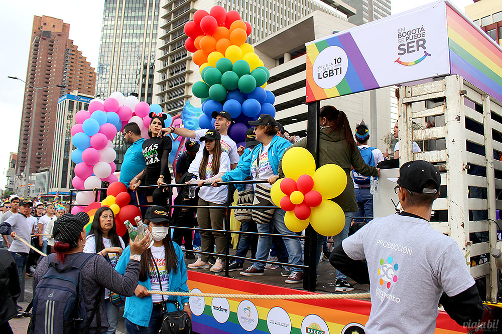Primeiro carro de som da Marcha LGBT de Bogotá chegou mais no fim dela