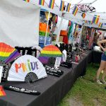 Pride Fest: tenda com diversos tipos de leque
