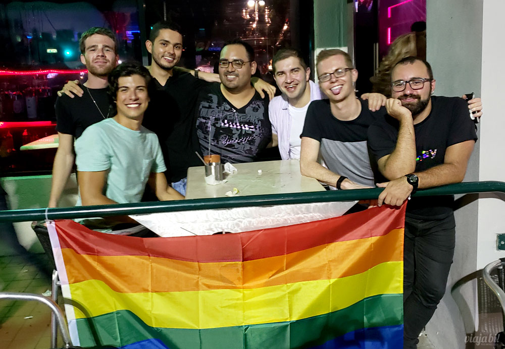 Bares e discotecas LGBT para ELAS