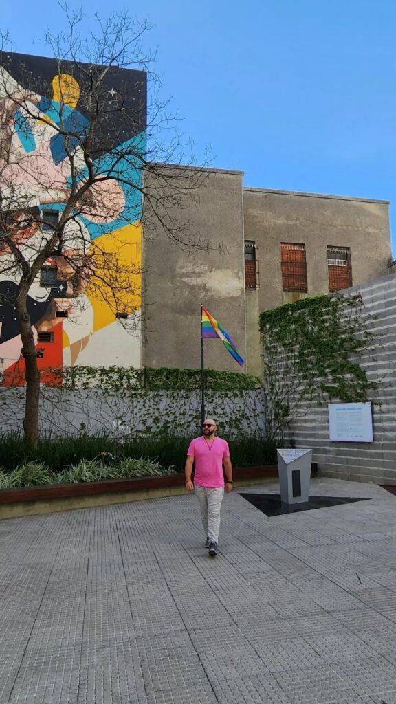 Inaugurada em 2005, a praça é resultado da uma proposta de oito ONGs locais - Imagem: Rafael Leick